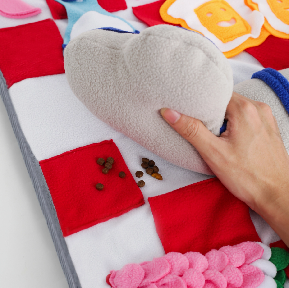 LuftPets Red Bone Snuffle Mat