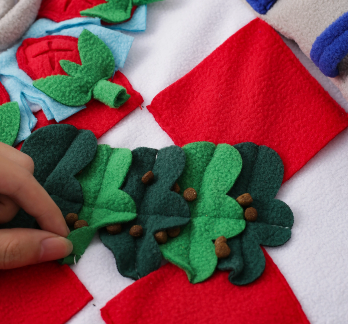LuftPets Red Bone Snuffle Mat